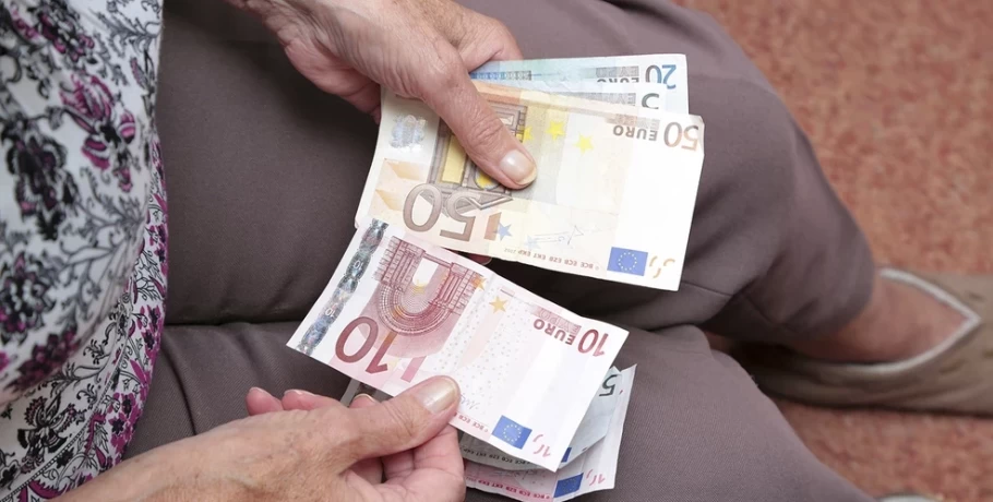 Συνταξιούχοι που συνεχίζουν να εργάζονται θα βλέπουν αύξηση σύνταξης χωρίς επιπλέον εισφορά αλληλεγγύης