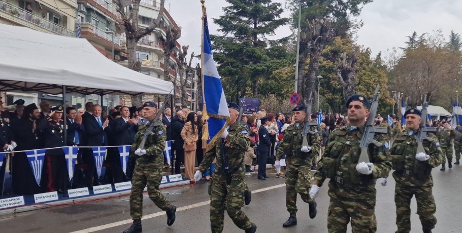 Μεγαλοπρεπής η παρέλαση της 25ης Μαρτίου στην Έδεσσα
