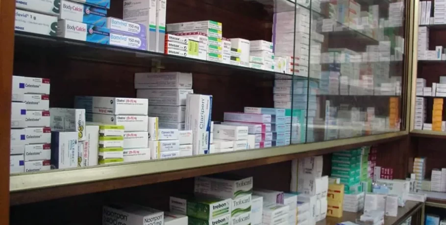 Ταλαιπωρία δίχως τέλος στα φαρμακεία του ΕΟΠΥΥ – Οι μικρότερης διάρκειας συνταγές οδηγούν σε συχνότερες επισκέψεις