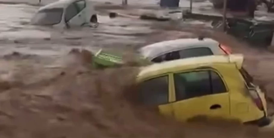 Σαρωτικό το πέρασμα της κακοκαιρίας σε Πάρο και Μύκονο