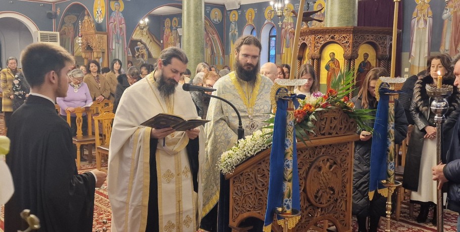 Με κατάνυξη τελέστηκε η Ακολουθία του Ακαθίστου Ύμνου στον Ιερό Ναό Αγίου Αντωνίου Αριδαίας