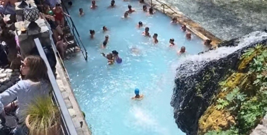 Κυριακή των Βαΐων με πλήθος επισκεπτών και ζωντανή μουσική στα Λουτρά Πόζαρ