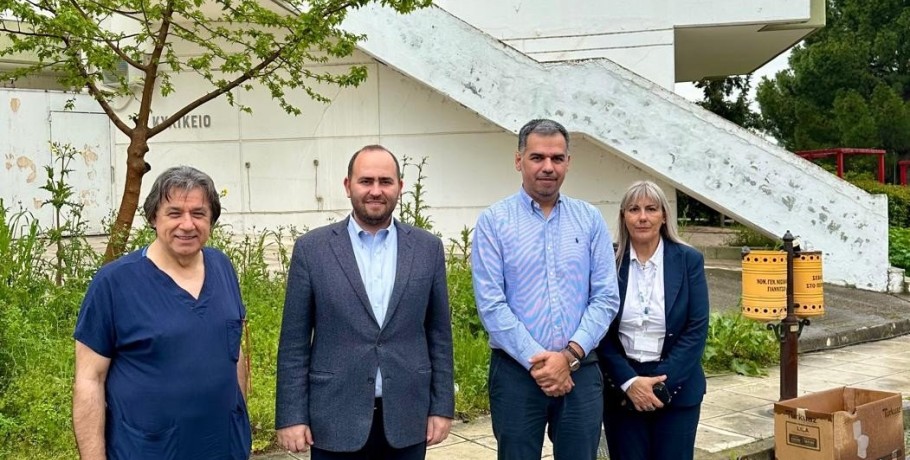 Επίσκεψη του Λάκη Βασιλειάδη στο Νοσοκομείο Γιαννιτσών