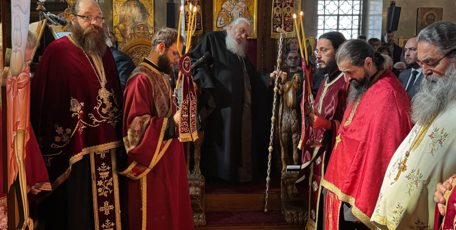 Σε εξέλιξη ο Εσπερινός της Αποκαθήλωσης στον Ιερό Ναό Κοιμήσεως της Θεοτόκου Γιαννιτσών