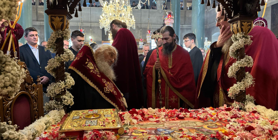 Σε κλίμα κατάνυξης τελέστηκε η Αποκαθήλωση στον Ιερό Ναό Κοιμήσεως της Θεοτόκου Γιαννιτσών