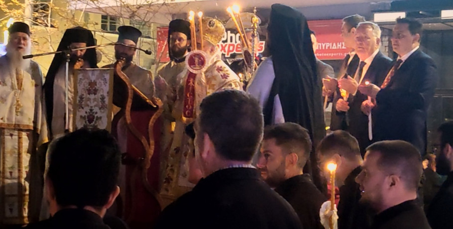 Λαμπρή Ανάσταση στην Έδεσσα – Ο Θεοφιλέστατος Επίσκοπος Αλμωπίας Στέφανος τέλεσε την Αναστάσιμη Ακολουθία