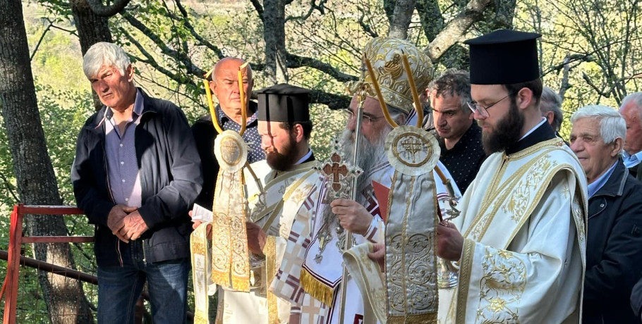 Εσπερινός της Αγάπης στην Ιερά Μονή Αρχαγγέλου Μιχαήλ Αλμωπίας με τον Επίσκοπο Αλμωπίας Στέφανο