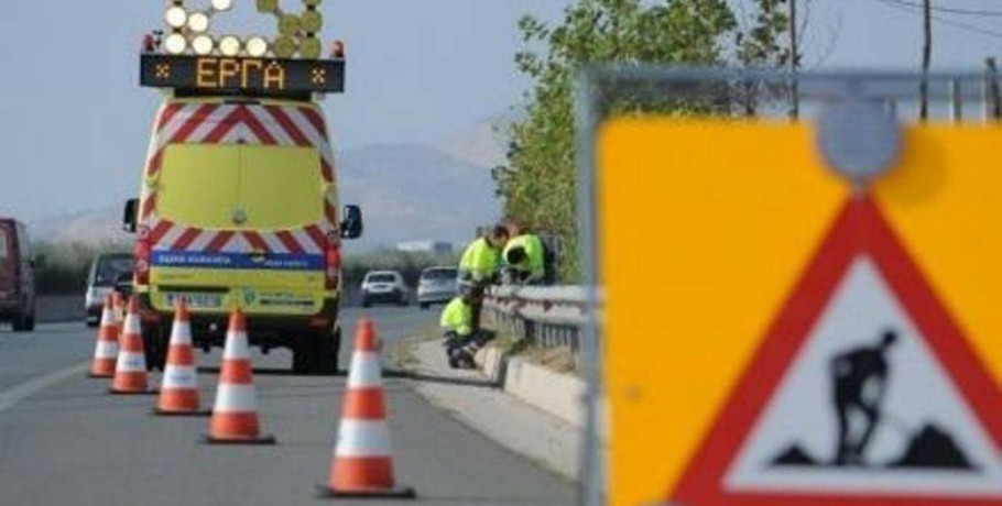 Εργασίες καθαρισμού στη δυτική εσωτερική Περιφερειακή Οδό Θεσσαλονίκης από την ΠΚΜ