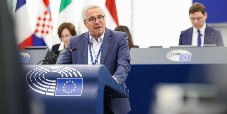 Η ελληνική κομπόστα (ροδάκινου, βερίκοκου, αχλαδιού) στο στόχαστρο των Αμερικανικών δασμών – Επείγουσα δράση από την Κομισιόν ζητά ο Γ. Μανιάτης