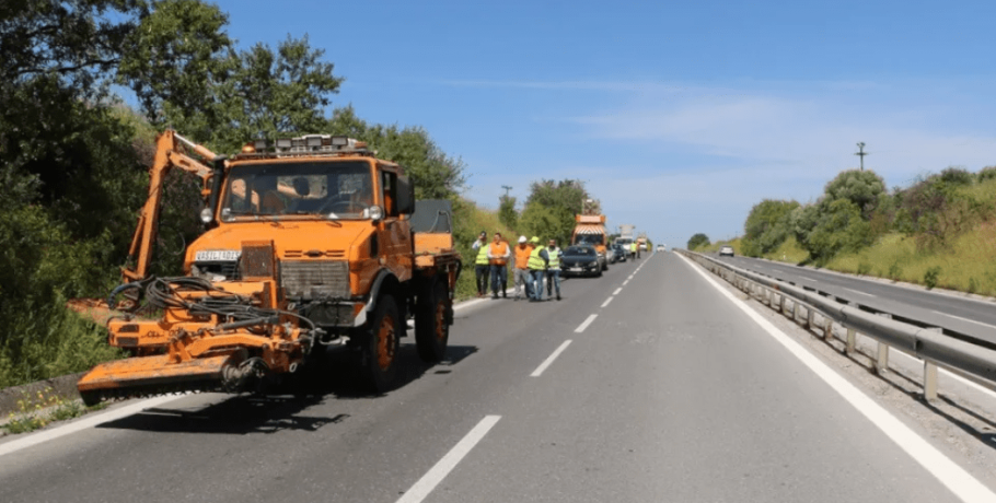 Εργασίες κοπής πρασίνου στην Εθνική Οδό 2 Θεσσαλονίκης – Έδεσσας