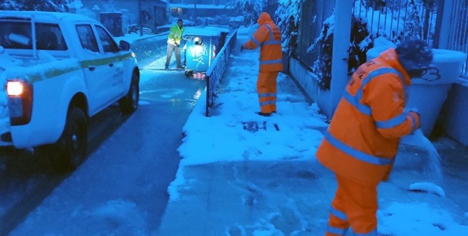Στα 20 εκατοστά έφτασε το χιόνι σε περιοχή του δήμου Νεάπολης-Συκεών από τη βραδινή  έντονη ανοιξιάτικη χιονόπτωση!