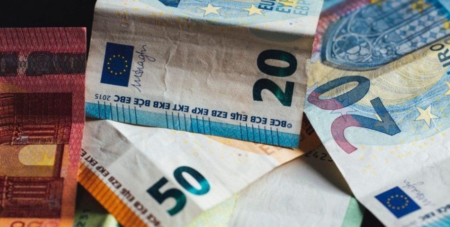 ΔΥΠΑ: Ξεκινάει αύριο (11/4) η προπληρωμή επιδομάτων και Δώρου Πάσχα