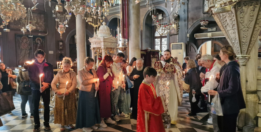 Ο νεότερος ιερέας των Γιαννιτσών λειτούργησε στην Παναγία της Τήνου