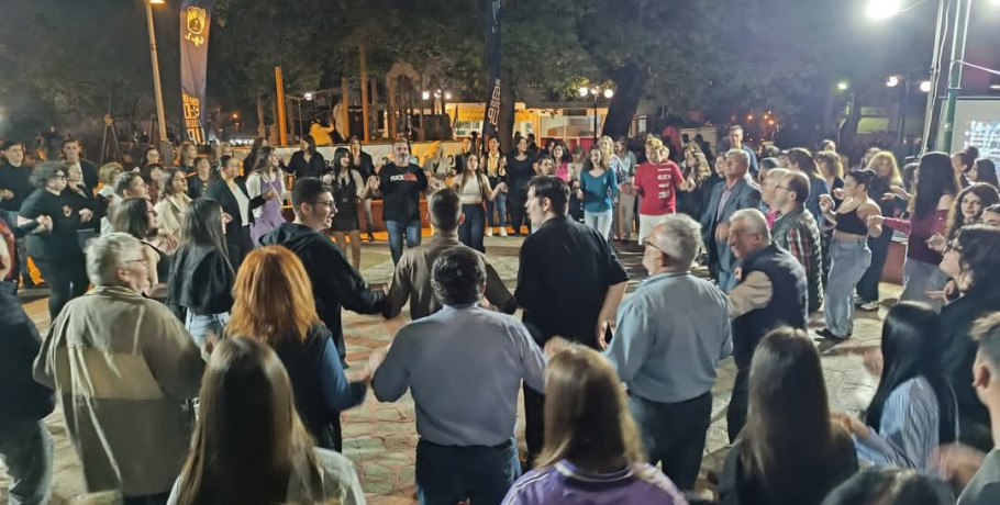 Βούλιαξε η πλατεία της Νέας Τραπεζούντας Γιαννιτσών στα Ζωοδόχεια