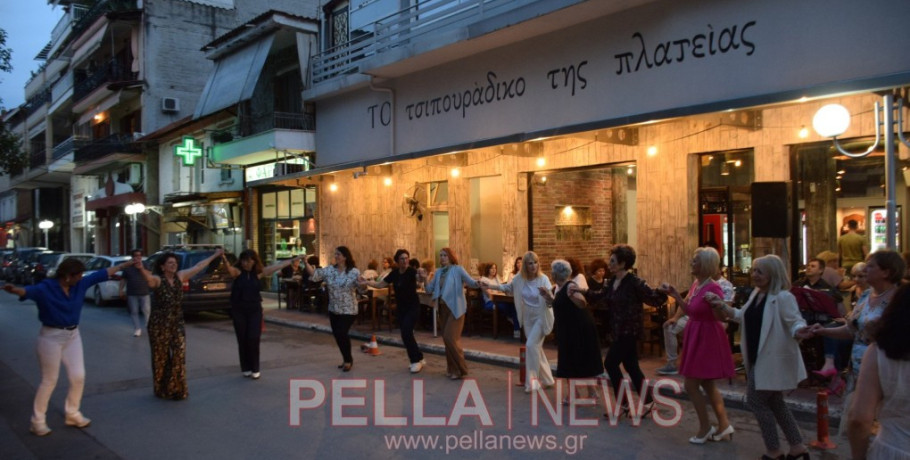 Η ΣΚΥΔΡΑΙΑ στο Θέατρο.