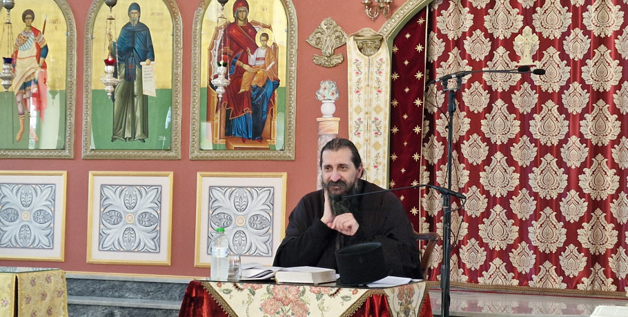 Ο Ιεροκήρυκας της Μητροπόλεως π. Παντελεήμων στον Ι.Ν. Αγίου Αντωνίου Αριδαίας: Αναφορά στον Απόστολο Παύλο και τον Άγιο Παΐσιο
