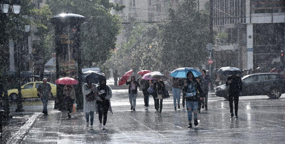 Φθινοπωρινός καιρός με 9 μποφόρ - Τι θα «φέρει» η Πρωτομαγιά