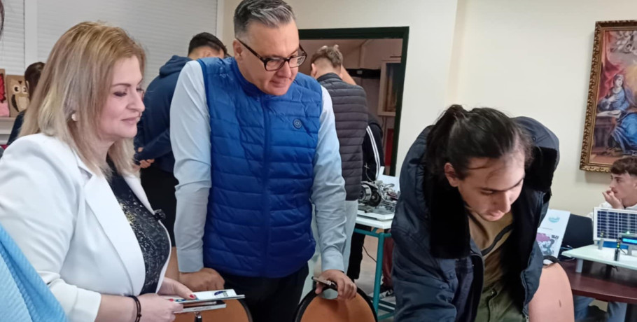 Γιαννιτσά/Κρύα Βρύση: Στις Εκθέσεις σε ΕΠΑΛ και ΠΕΠΑΛ οι Αντιδήμαρχοι Ε. Θεοδωρίδου και Γ. Κουτούδης