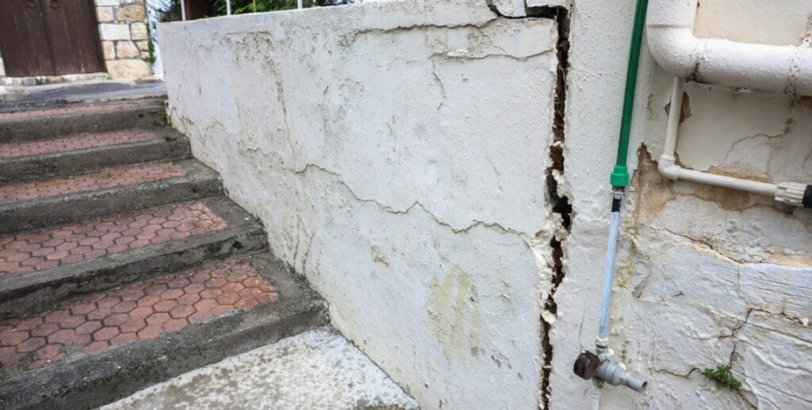 Βούτες Ηρακλείου: Μεγαλώνουν οι ρηγματώσεις - Τι λένε οι ειδικοί - Πώς εξελίσσεται το φαινόμενο
