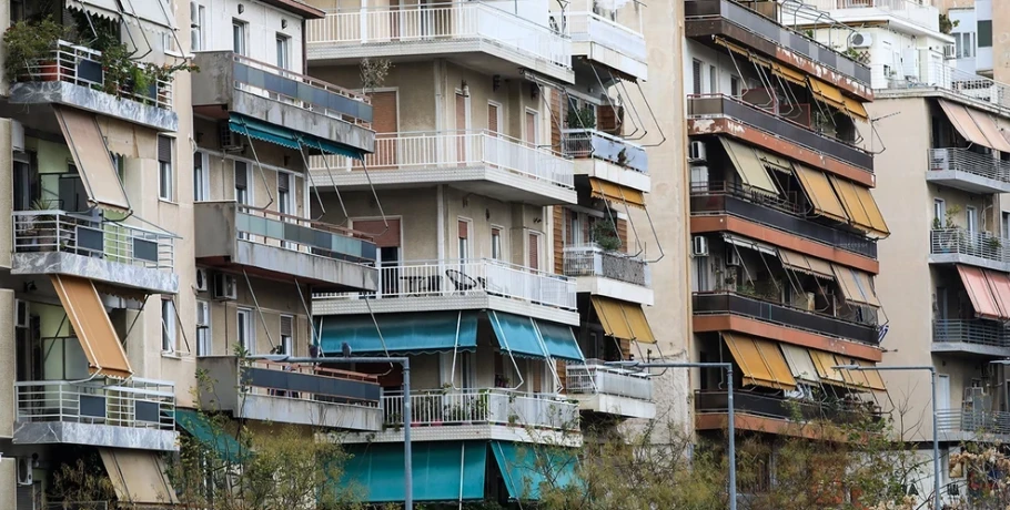 «Ανακαινίζω-Νοικιάζω»: Έρχεται νέα αύξηση της επιδότησης με στόχο να πέσουν στην αγορά περισσότερες κλειστές κατοικίες