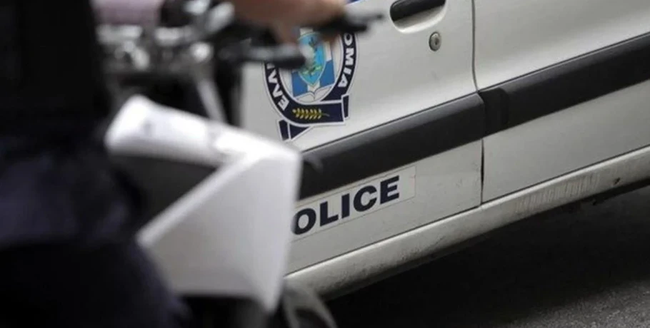 Εξαρθρώθηκε συμμορία νεαρών που άρπαζε βίαια αλυσίδες λαιμού από πεζούς