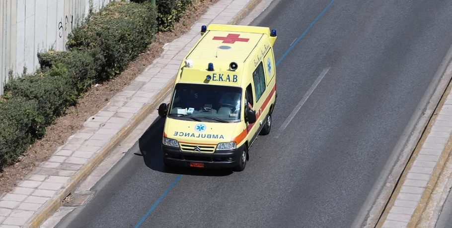 Νεκρή 72χρονη που καταπλακώθηκε από καγκελόπορτα στο εξοχικό της στη Θεσσαλονίκη