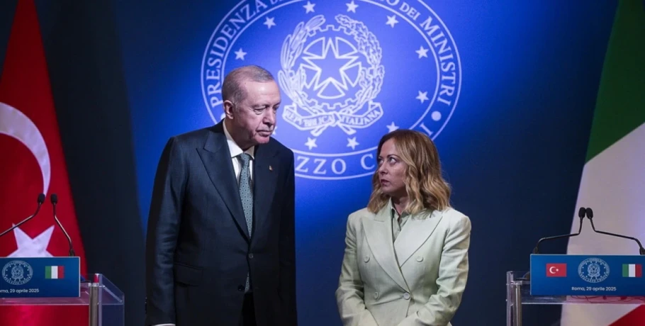Το colpo grosso του Ερντογάν στην Ιταλία: Τι κρύβει η νέα αμυντική συμφωνία με τη Μελόνι