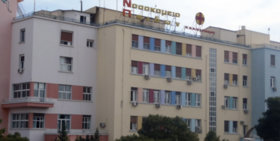 Στο νοσοκομείο 5χρονο αγοράκι μετά από πτώση σε φωταγωγό