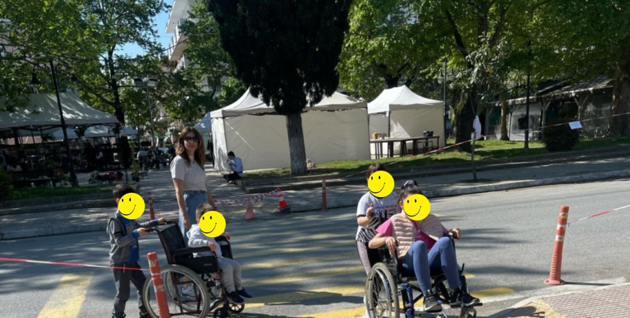 Σκύδρα/Συμβαδί-ζω: «Έλα στη θέση μου-Βόλτα με αναπηρικό αμαξίδιο» – μια δράση που μίλησε στην καρδιά