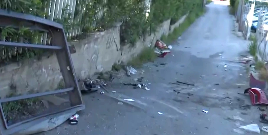 Τροχαίο στη Θεσσαλονίκη: Τρεις 22χρονοι τραυματίστηκαν όταν το ΙΧ τους προσέκρουσε σε στάση λεωφορείου