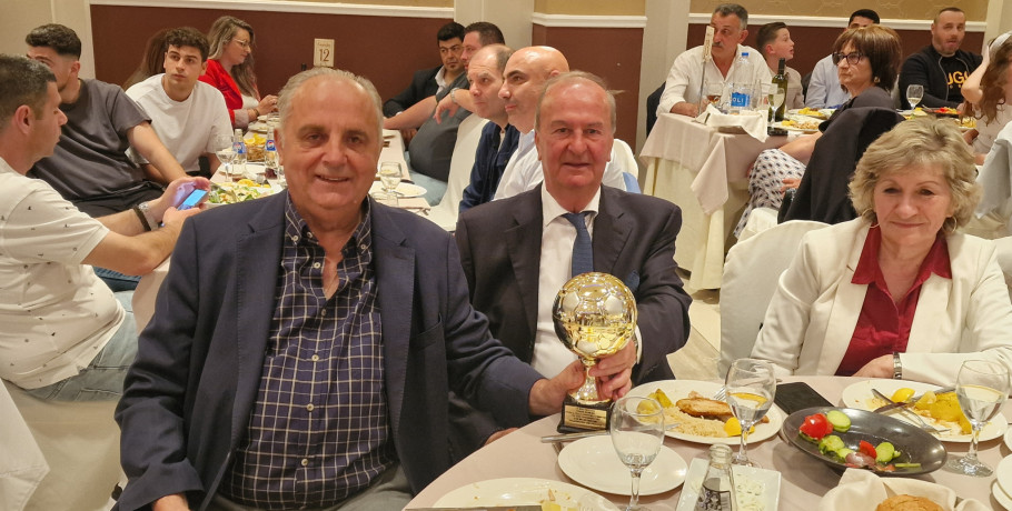 Δημήτρης Γιάννου: Παρών στον χορό ποδοσφαίρου της ΕΠΣ Πέλλας το βράδυ της Παρασκευής