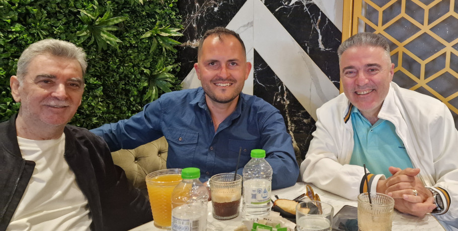 Καφές με άρωμα δηλώσεων και αιχμές στη Σκύδρα