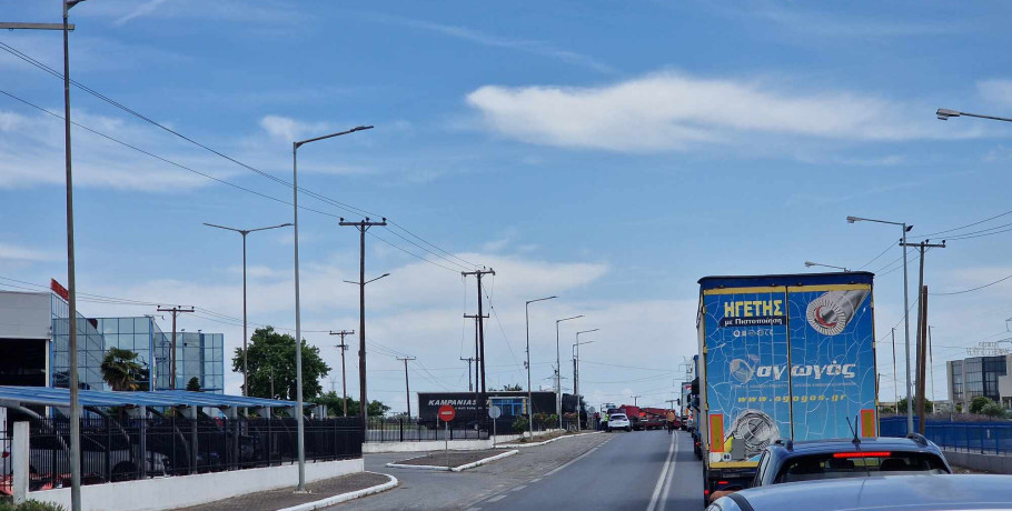 Γιαννιτσά: Τροχαίο με εμπλοκή τριών οχημάτων - Ένας ελαφρά τραυματίας