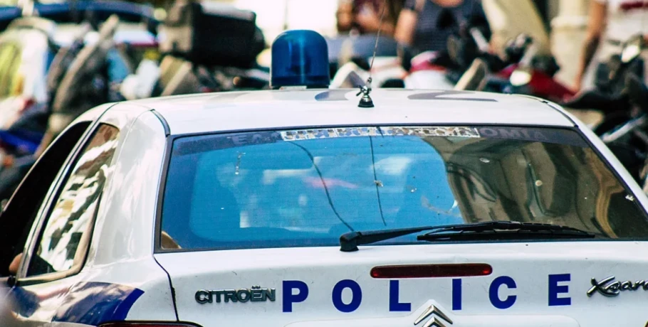 Θεσσαλονίκη: Συνελήφθη 14χρονος που οδηγούσε χωρίς δίπλωμα, παραβίασε κόκκινα φανάρια και μπήκε στο αντίθετο ρεύμα
