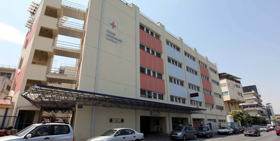 Λάρισα: Παραδόθηκε ο σύντροφος της 32χρονης μητέρας -Τα παιδιά τον είχαν υποδείξει ως κακοποιητή τους