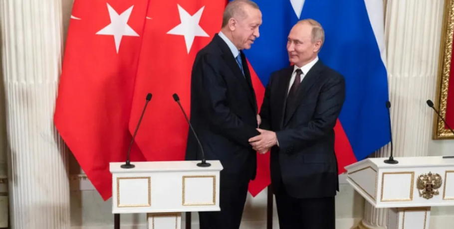 Πρόθυμος ο Ερντογάν να φιλοξενήσει τις διαπραγματεύσεις για το ουκρανικό στην Κωνσταντινούπολη