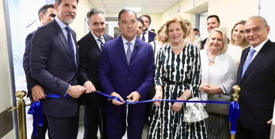 Οικογένεια Ντε Γκρες: Γιατί βρέθηκαν στον Ευαγγελισμό - Παρούσα και η Χρυσή Βαρδινογιάννη