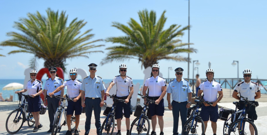 Ξεκίνησε και αυτό το καλοκαίρι η αστυνόμευση με ποδήλατα στην παραλιακή ζώνη της Κατερίνης