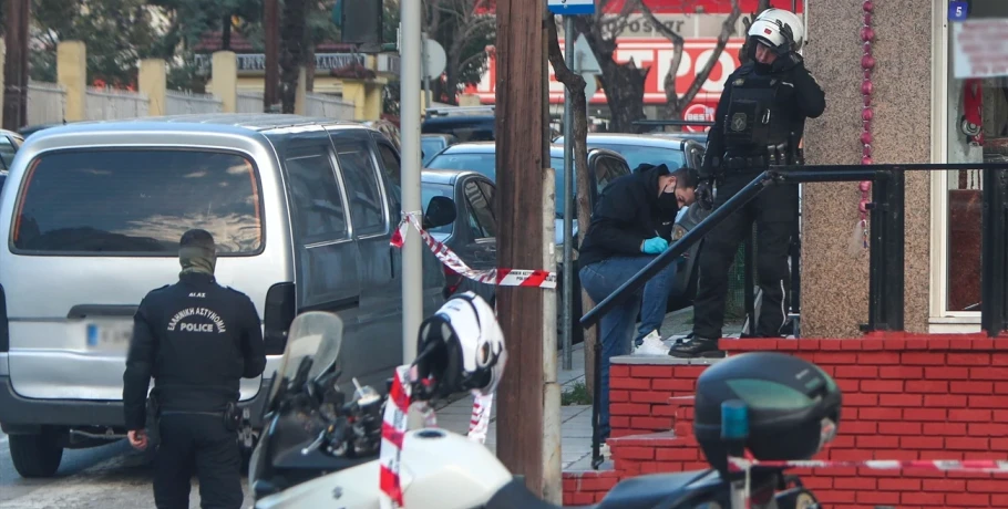 Θεσσαλονίκη: Δύο προσαγωγές Τούρκων για τους πυροβολισμούς σε πράκτορες της ΕΥΠ