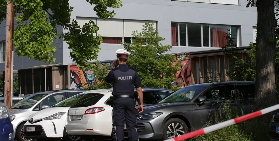 Ψάχνουν απαντήσεις για το κίνητρο του ενόπλου σε σχολείο στην Αυστρία – Στο σπίτι του είχε αυτοσχέδια βόμβα που δεν ήταν λειτουργική