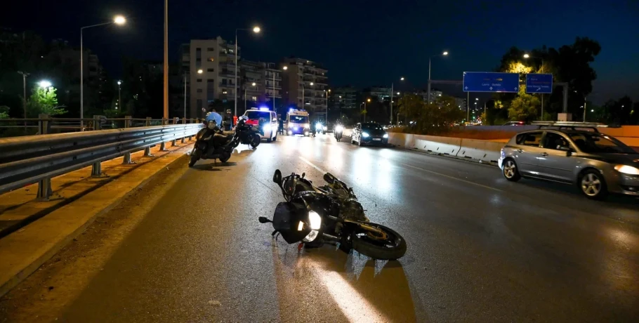 «Τρόμαξαν και έτρεξαν»: Σοκάρει η περιγραφή για το τροχαίο στην παραλιακή με 2 νεκρούς αναβάτες