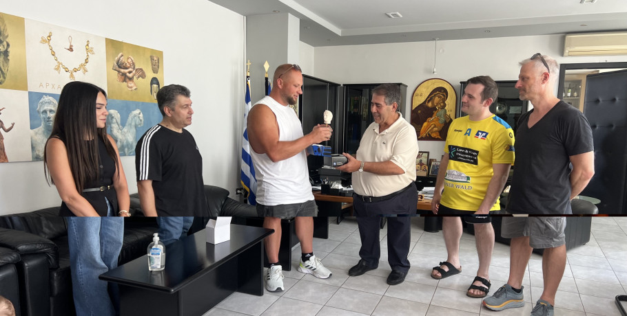 Αντιπροσωπεία της ομάδας Χάντμπολ SC PFORZHEIM στον Αντιπεριφερειάρχη Πέλλας