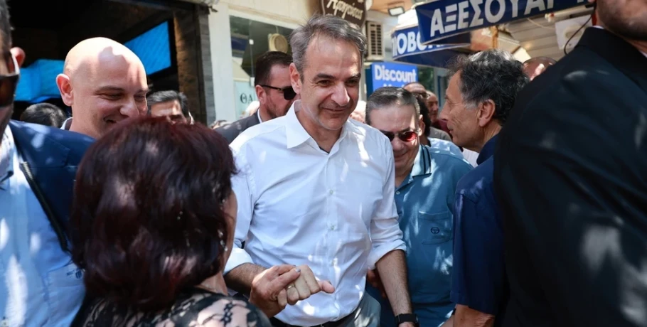 Ο πήχης Μητσοτάκη και το «βαρύ» καλάθι της ΔΕΘ