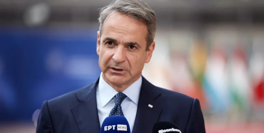 Μητσοτάκης στη Σύνοδο Κορυφής: Πολεμικά πλοία έξω από τα χωρικά ύδατα της Λιβύης για να γυρνούν πίσω οι βάρκες των διακινητών