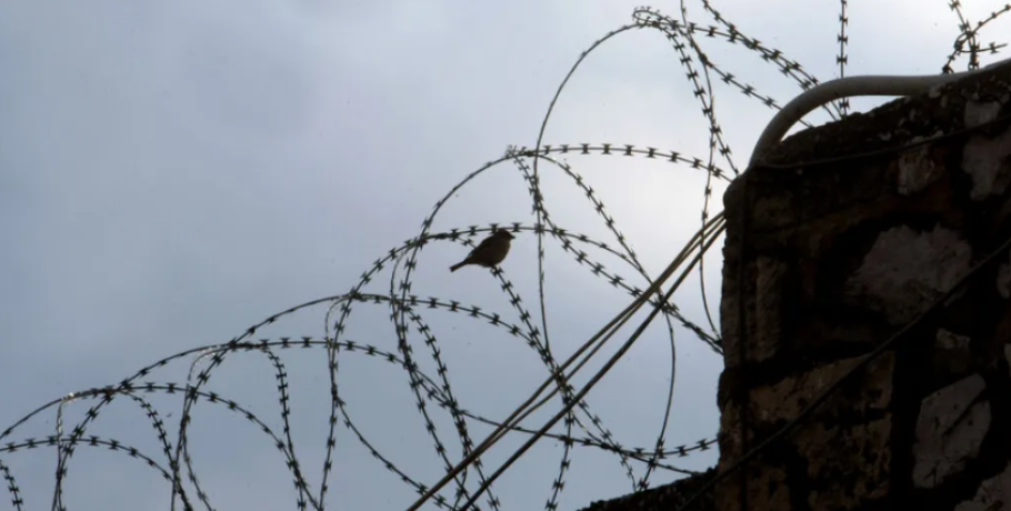 Νεκρός κρατούμενος στα κρατητήρια Καλαμάτας