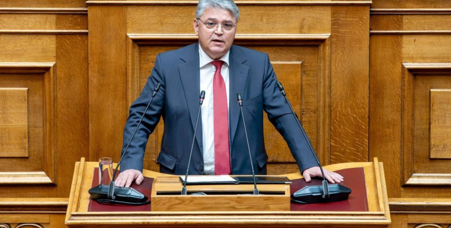 Οργή Νατσιού στη Βουλή: «Η Ελλάδα αποσυντίθεται – Μας αντικαθιστούν»