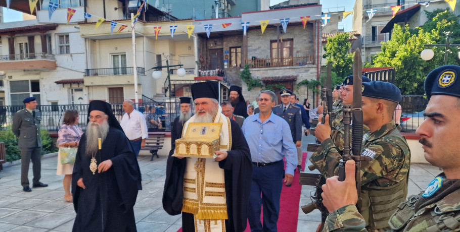 Έδεσσα: Υποδοχή Ιερών Λειψάνων του Αγίου Ευγενίου του Τραπεζουντίου – Πανηγυρίζει ο Καθεδρικός Ιερός Ναός της Αγίας Σκέπης για τους Αγίους Αναργύρους