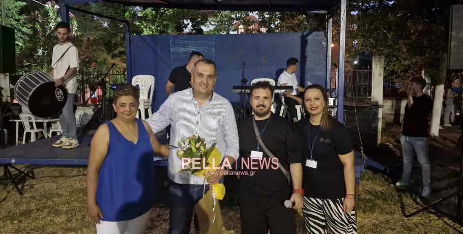 Τιμητική βράβευση για τον Ανέστη Δοβλέτη στη Μηλιά — 12 χρόνια προσφοράς στον Πολιτιστικό Σύλλογο