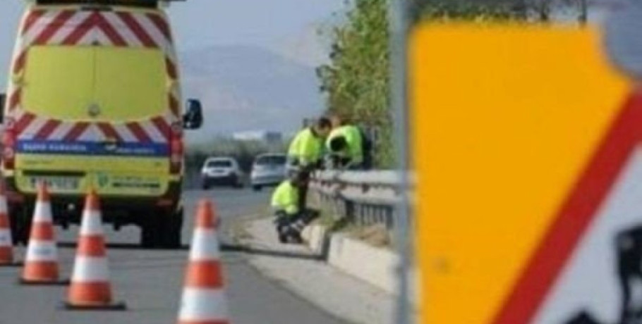 Εργασίες τοποθέτησης στηθαίων στην Περιφερειακή Οδό Θεσσαλονίκης από την ΠΚΜ