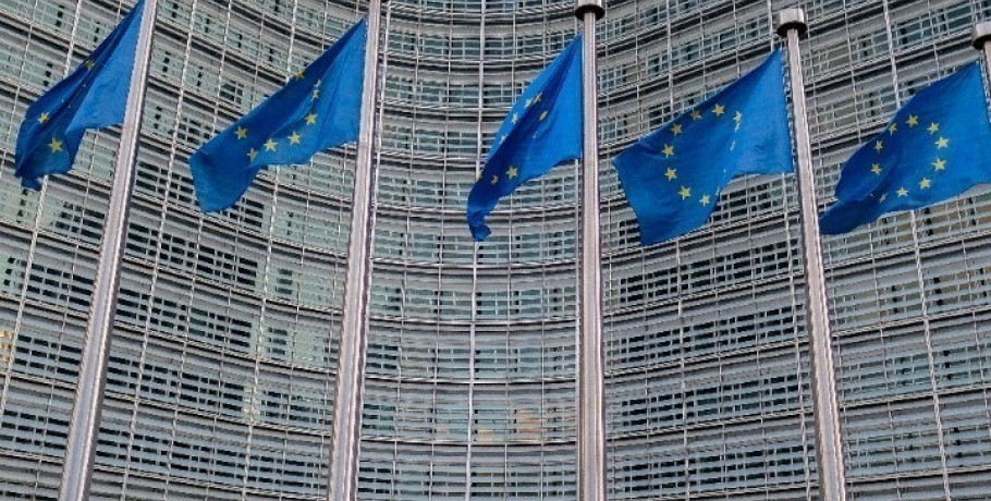 «Η Ρωσία δεν ενδιαφέρεται για κατάπαυση πυρός», τονίζει η Ευρωπαϊκή Επιτροπή, μετά τη χθεσινοβραδινή "μαζική" και "σκληρότερη" επίθεση της Ρωσίας στην Ουκρανία